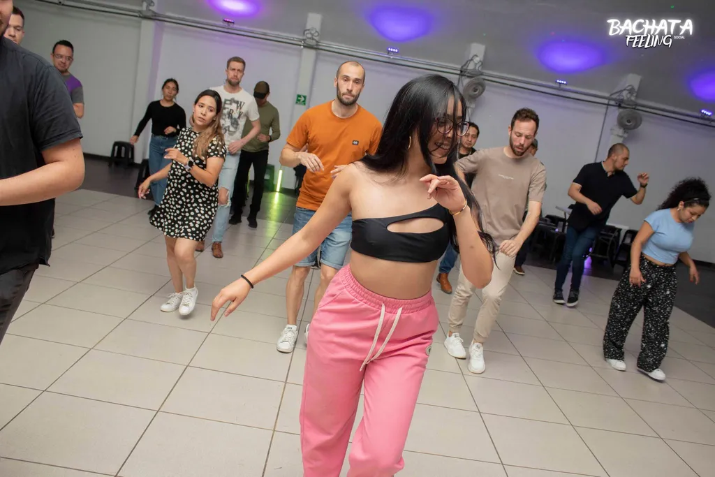 Clase en social Bachata Feeling CDMX