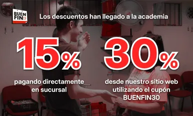 Alumnos practicas sus pasos de baile en Academia de baile ARIA