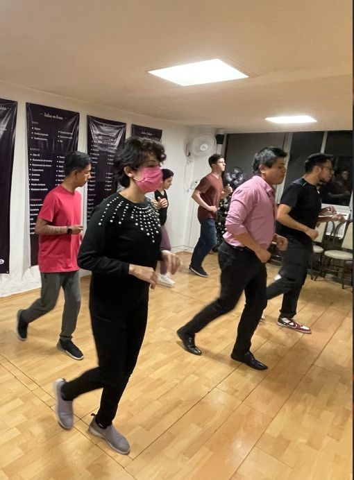 Aprende cumbia y salsa para fiestas en Academia de baile ARIA